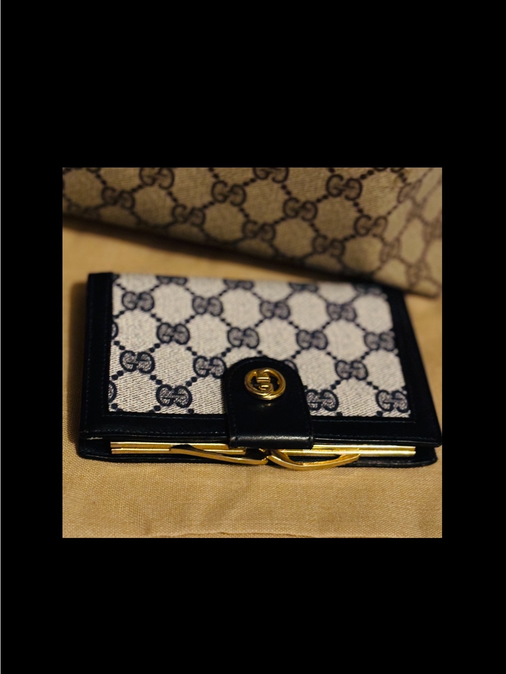 Gucci Beige Canvas Wallet with Navy Trim and Gold GG Snap - Picture 4 of 11